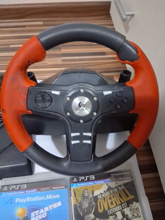 Vând pedale cu volan Logitech,4 jocuri și o maneta de PS3
