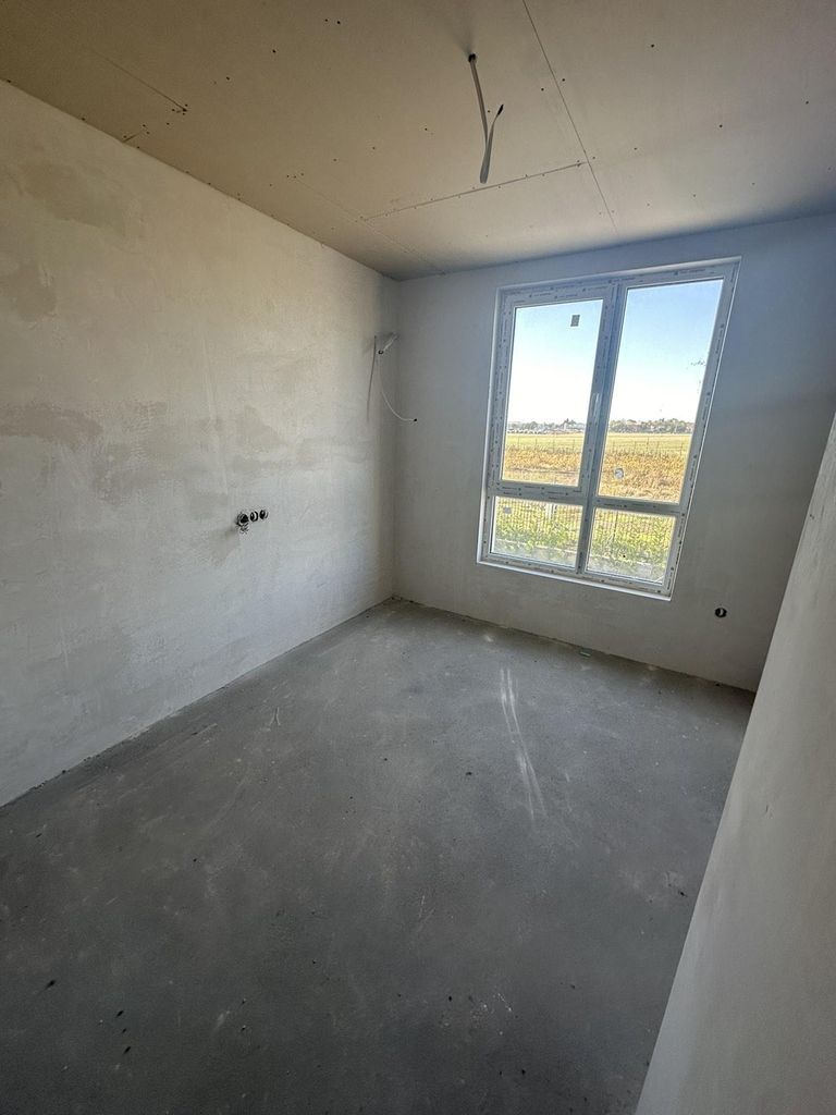 Продава се Тристаен апартамент в Бургас, Изгрев - 74 кв.м за 1284 €/кв.м - Снимка #1