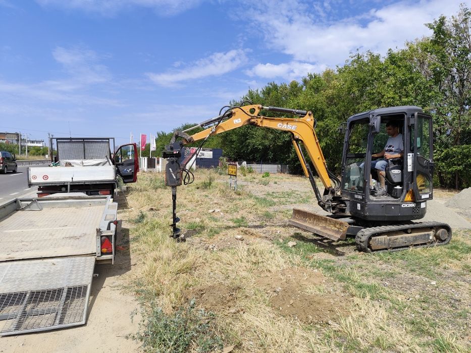 Miniexcavator de inchiriat