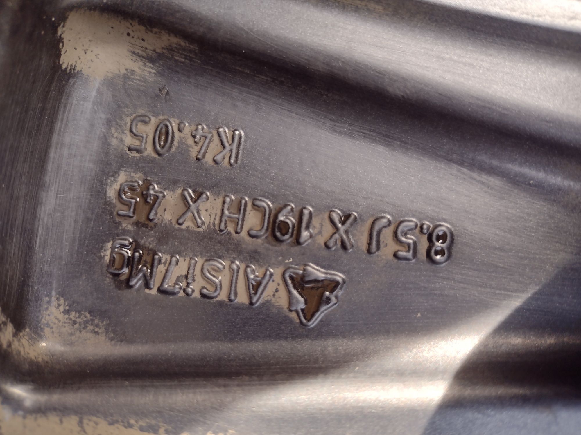 Перфектни 19-5х108 ЕТ45 8.5j Range Rover Velar