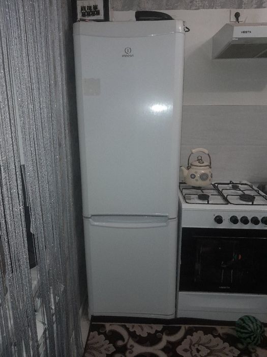 Indesit xolodilnik 2 ta kamerali