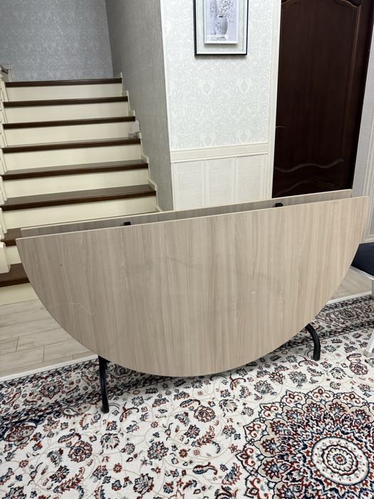 Стол со стульями