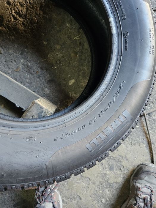 2 anvelope iarna 215 65 16 Pirelli 6.6mm