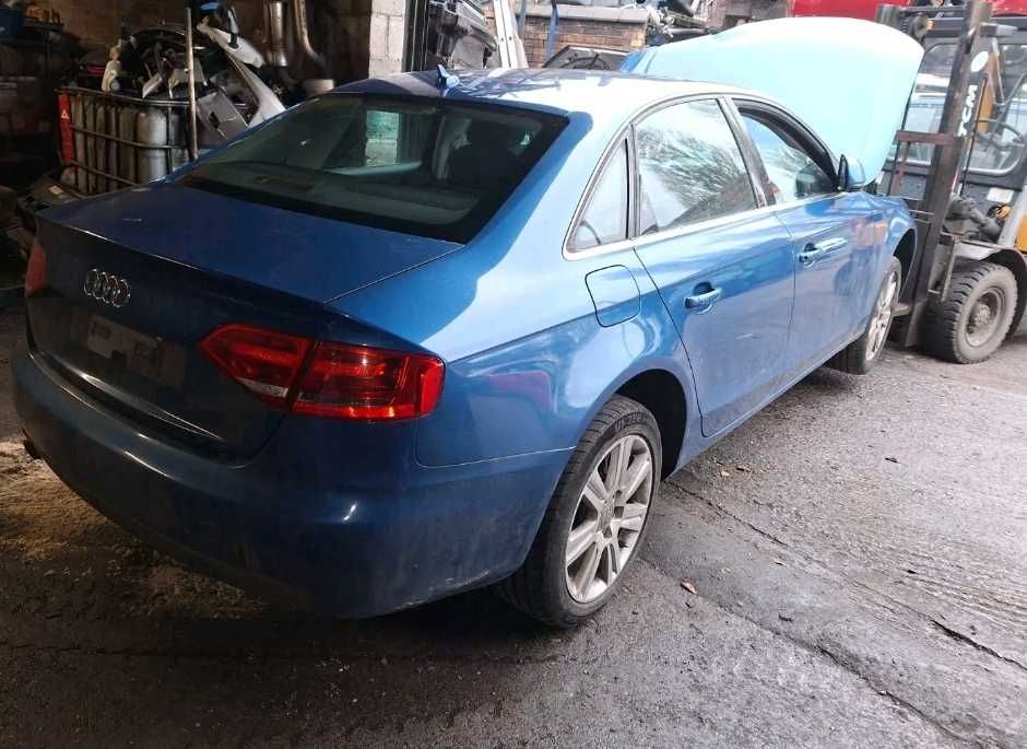 Dezmembrez Audi A4 B8 2.0 tdi 2008-2012