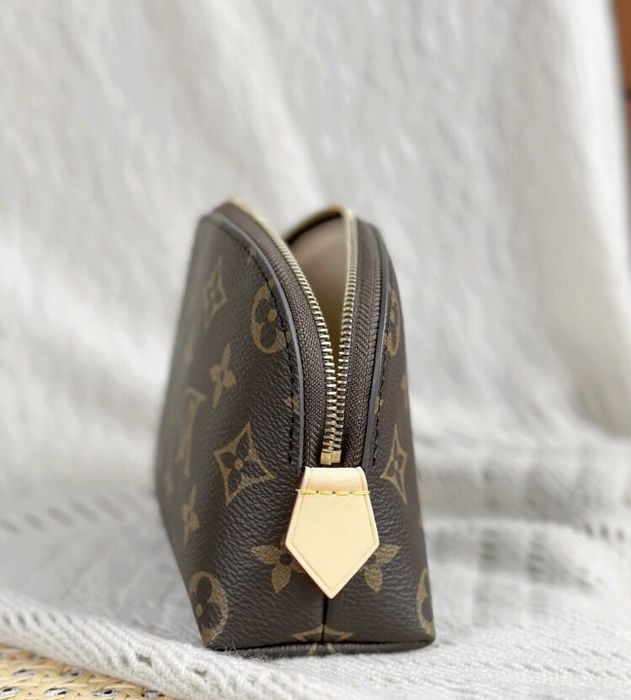 Несесер за гримове louis vuitton