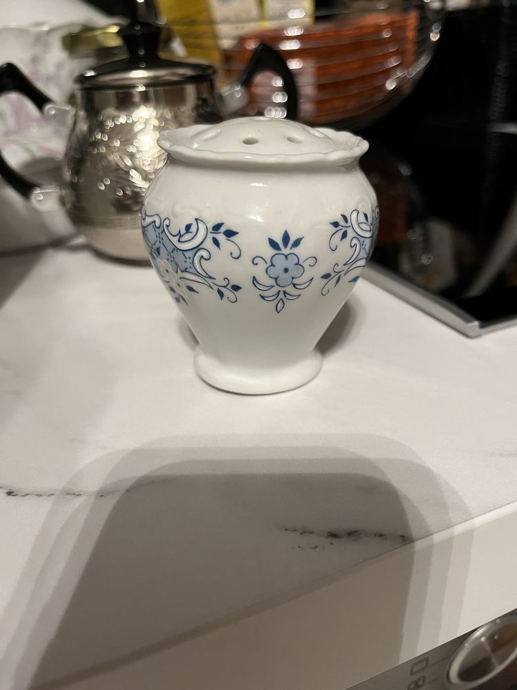 Продавам порцеланови