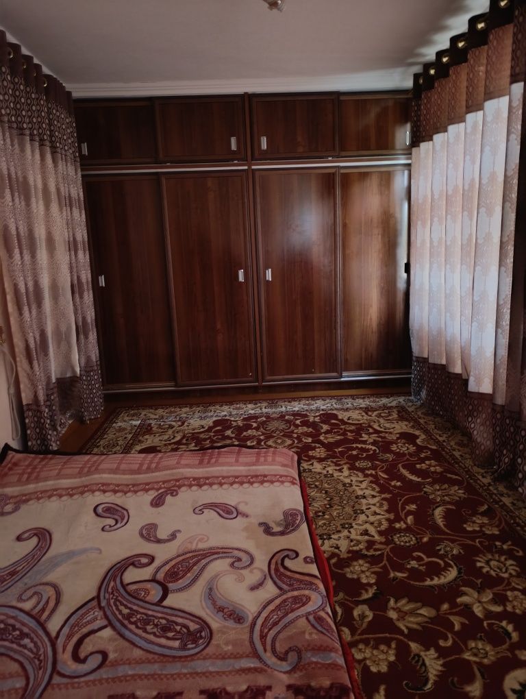 Продаётся двух этажный дом в Самарканде чархине