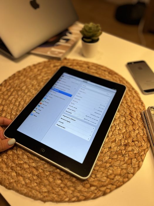 Vând iPad (prima generație) 32 GB