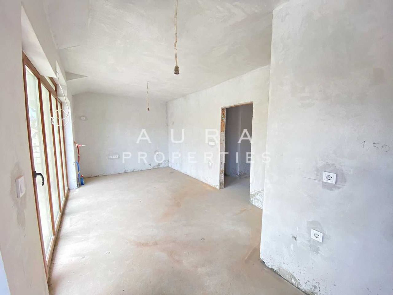 Продава се Тристаен апартамент в Разград, Варош - 86 кв.м за 1003 €/кв.м - Снимка #1