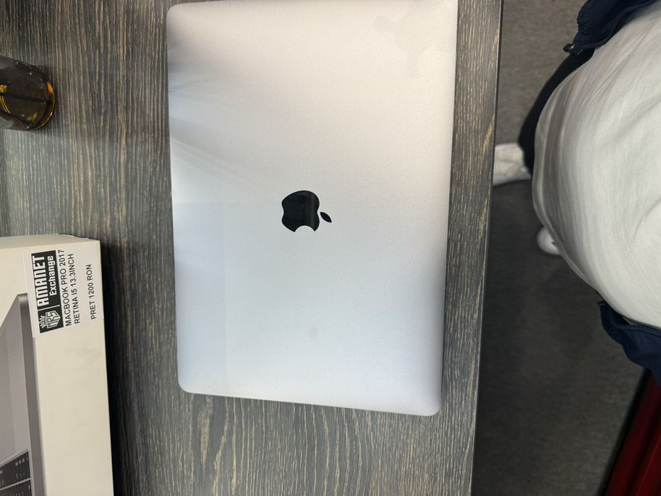 MrsAmanet: macbook pro 2017 retina i5