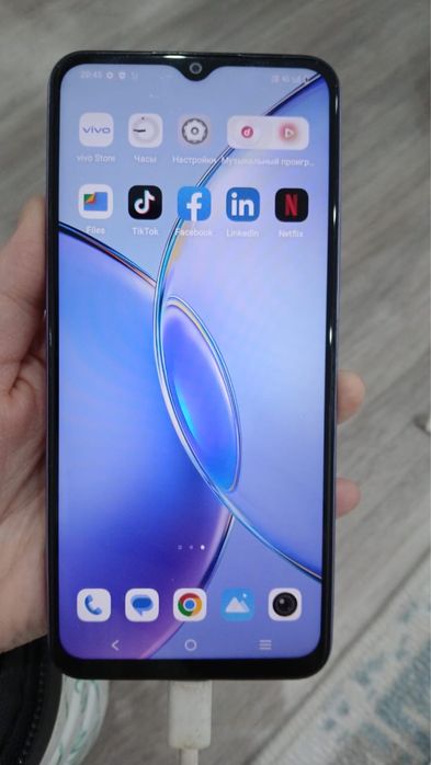 Vivo Y17s телефон