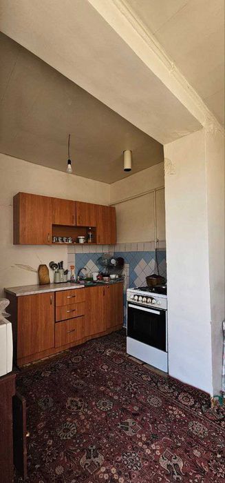 Srochno Dombrobod mahalada uy sotiladi.