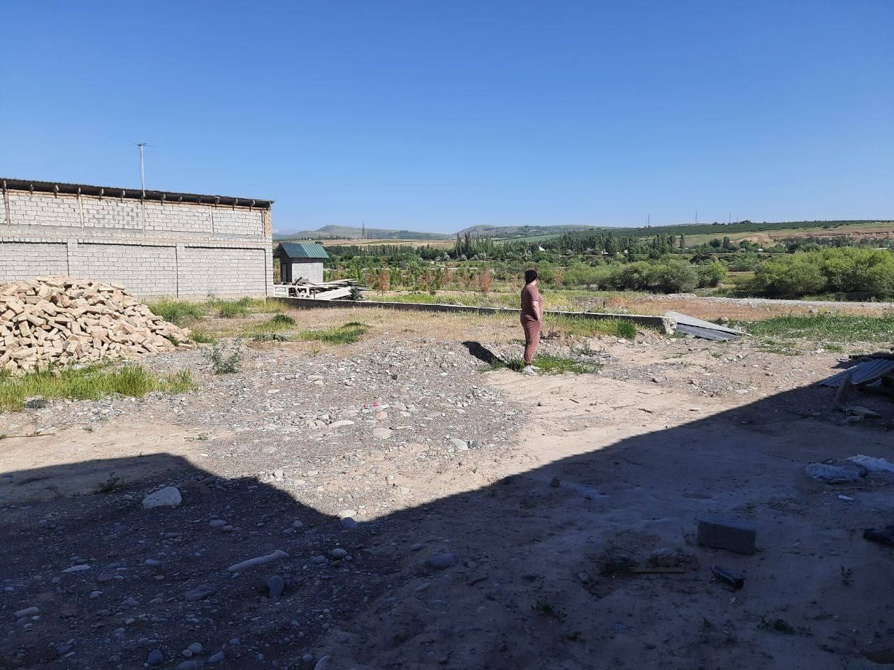 Yer sotiladi Tovoqsoy Postidan azgna kirganda
Suvni boyida (Chirciq da