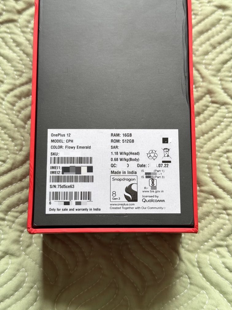 Продаю OnePlus 12 — 16 ГБ / 512 ГБ (Flowy Emerald)