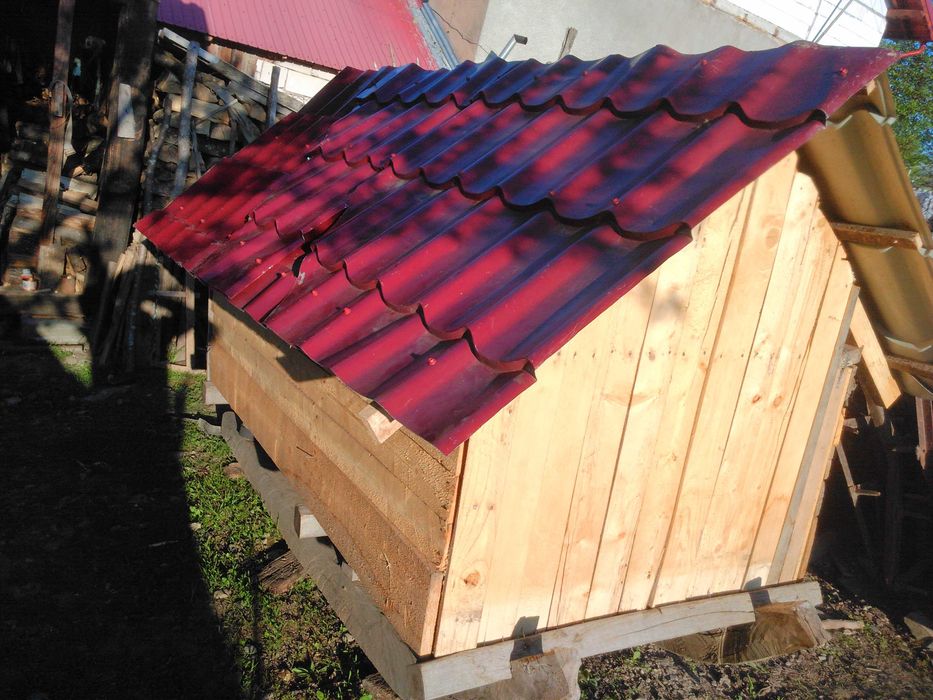 Vând coliba ciobănașului sau adăpost pentru locuri cu livezi pomicole.