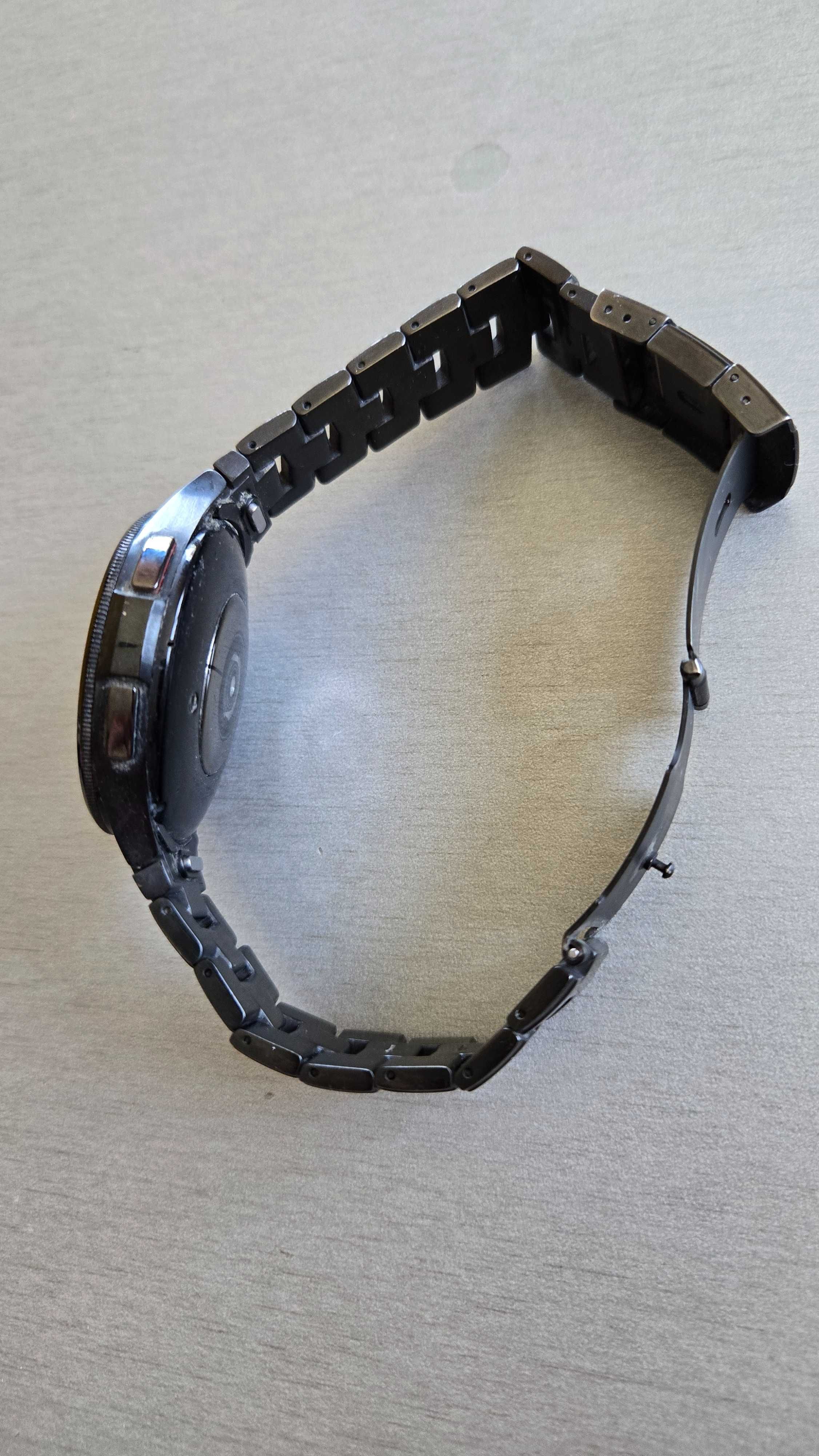 Продавам смарт часовник samsung 6 classic 47mm LTE пълен комплект