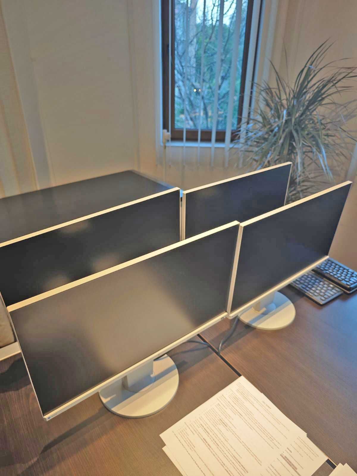 Eizo Компютърни монитори 12 бр.