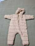 Combinezon bej H&M si combinezon roz Columbia