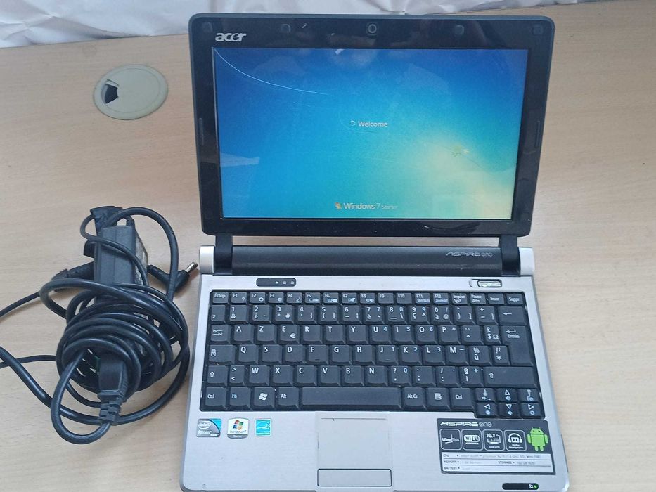 Mini-laptop Acer Aspire One – Compact și Fiabil