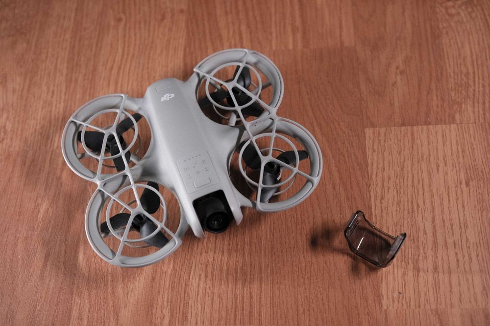 Vand drona DJI Neo noua