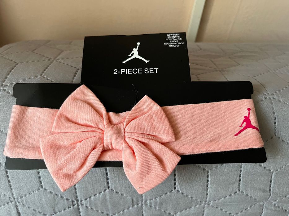 Оригинално Бебешко боди Air Jordan + лента за глава , размер 9  месеца