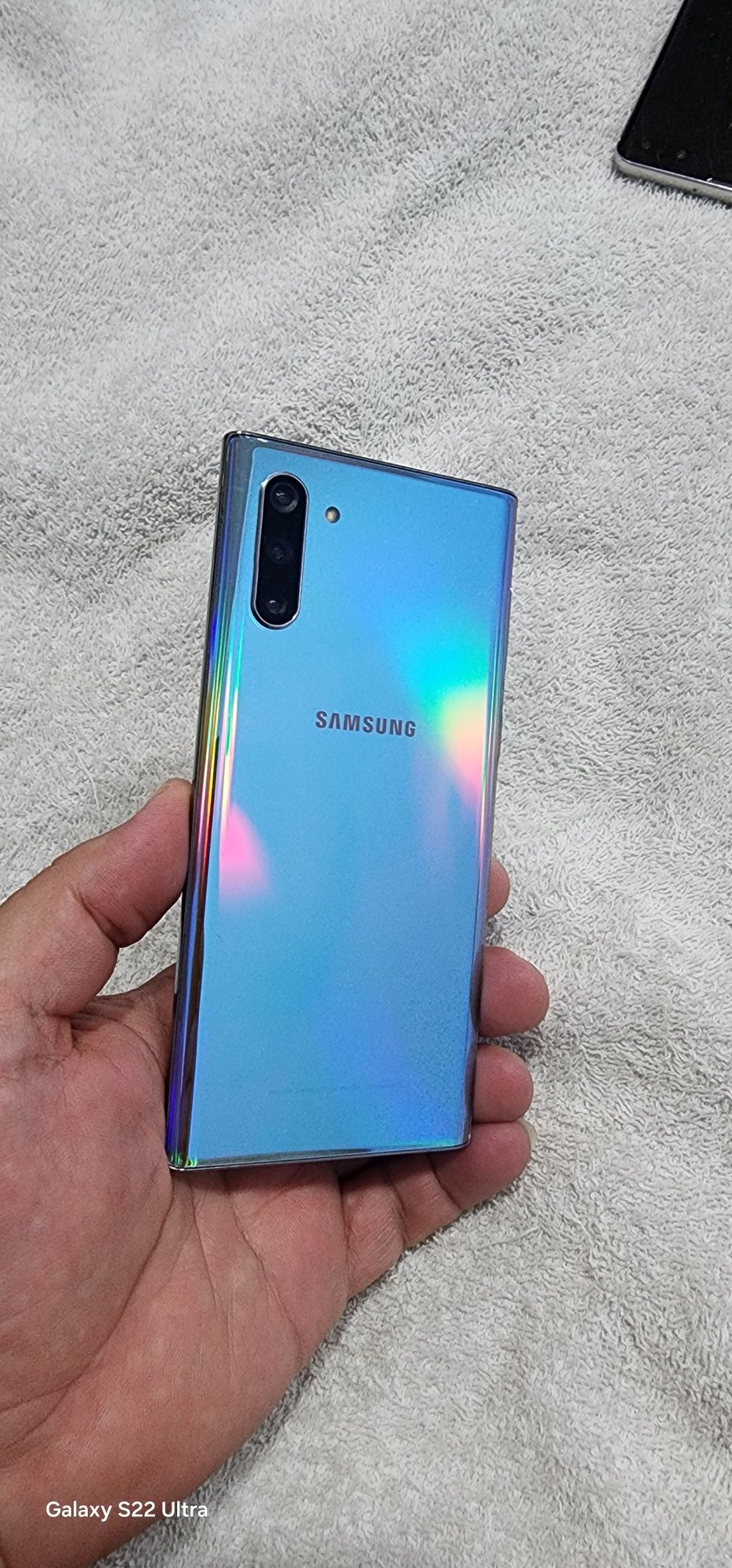 Galaxy Note 10    12/256g sotiladi