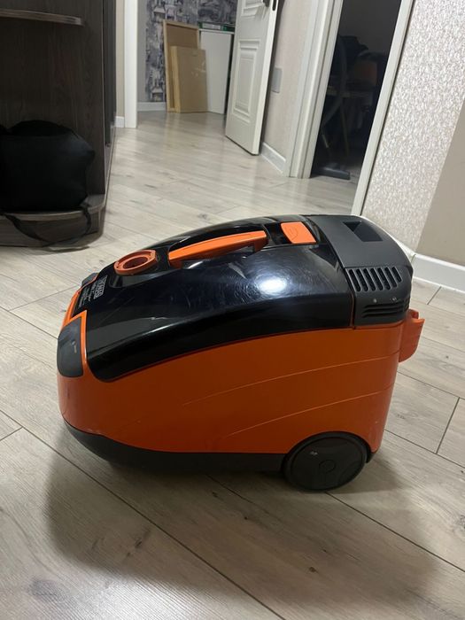 Продам рабочий пылесос Thomas (моющий)