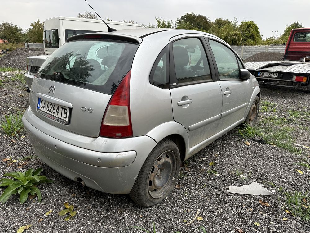 Citroen C3 1.6 16V бензин 2004 Г ръчка само на части