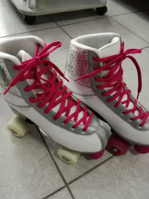 Ролкови кънки със светещи елементи