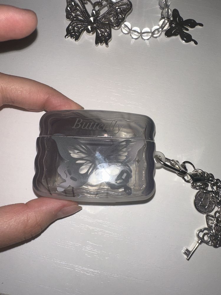 Чехлы на airpods pro