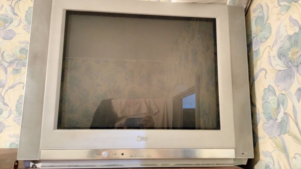 Телевизор продам