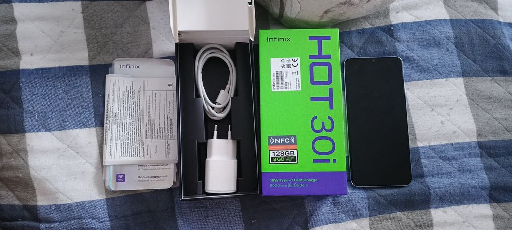 Продам телефон на фото все видно