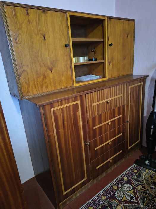 Подарявам мебели