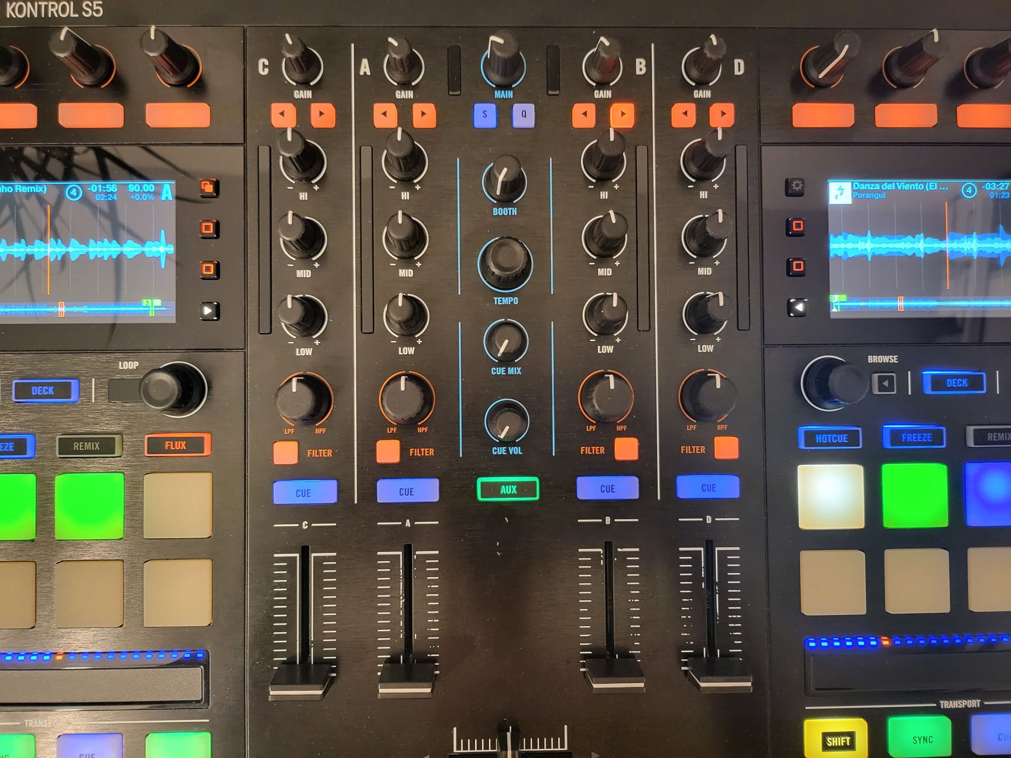 Native Instruments Traktor S5