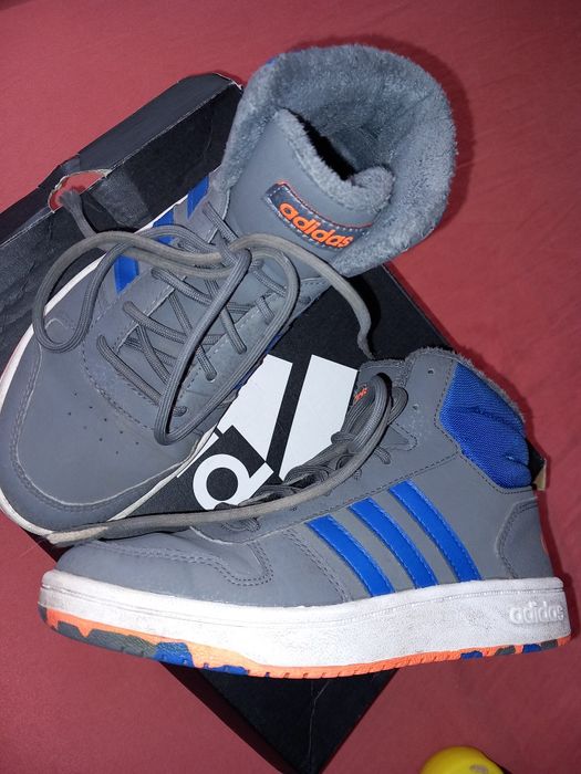 Оригинални кецове Adidas , 36 номер