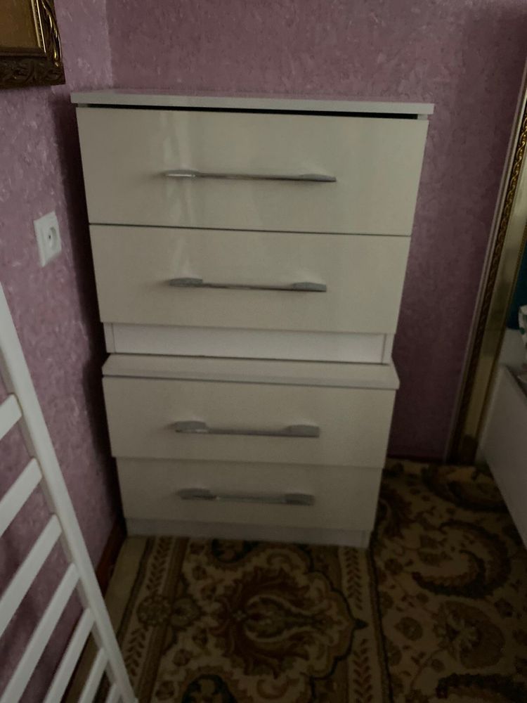 Продам спальный гарнитур с матрасом