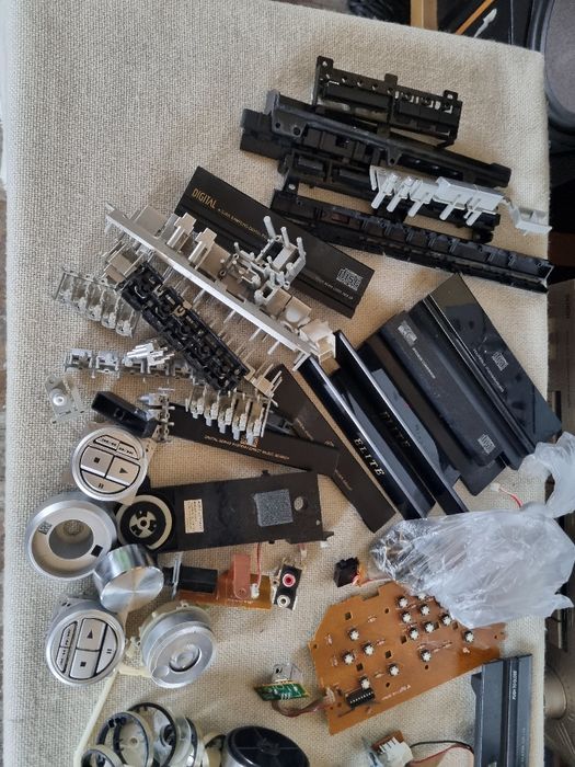 Pachet dif butonase, masti sertare cd, dif accesorii, etc.