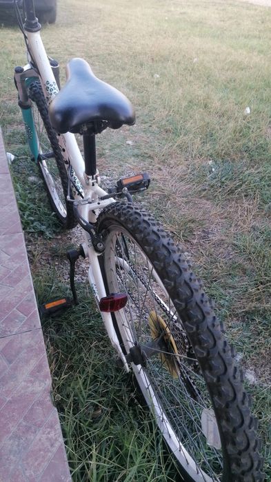 Bicicletă aproape ca noua
