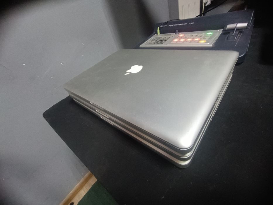 Macbook 3 штуки нерабочие