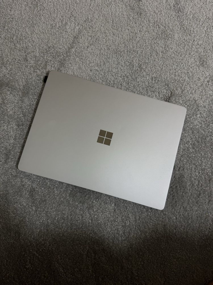 Microsoft Suface Laptop