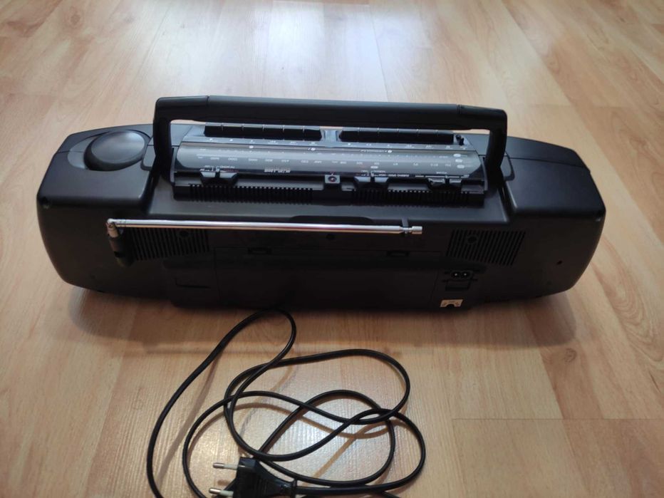 2бр.Двукасетъчен стерео радио касетофон  PHILIPS-аутореверс