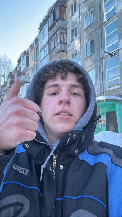 Кидаю снег, уголь. Работаю всегда. По цене договоримся.