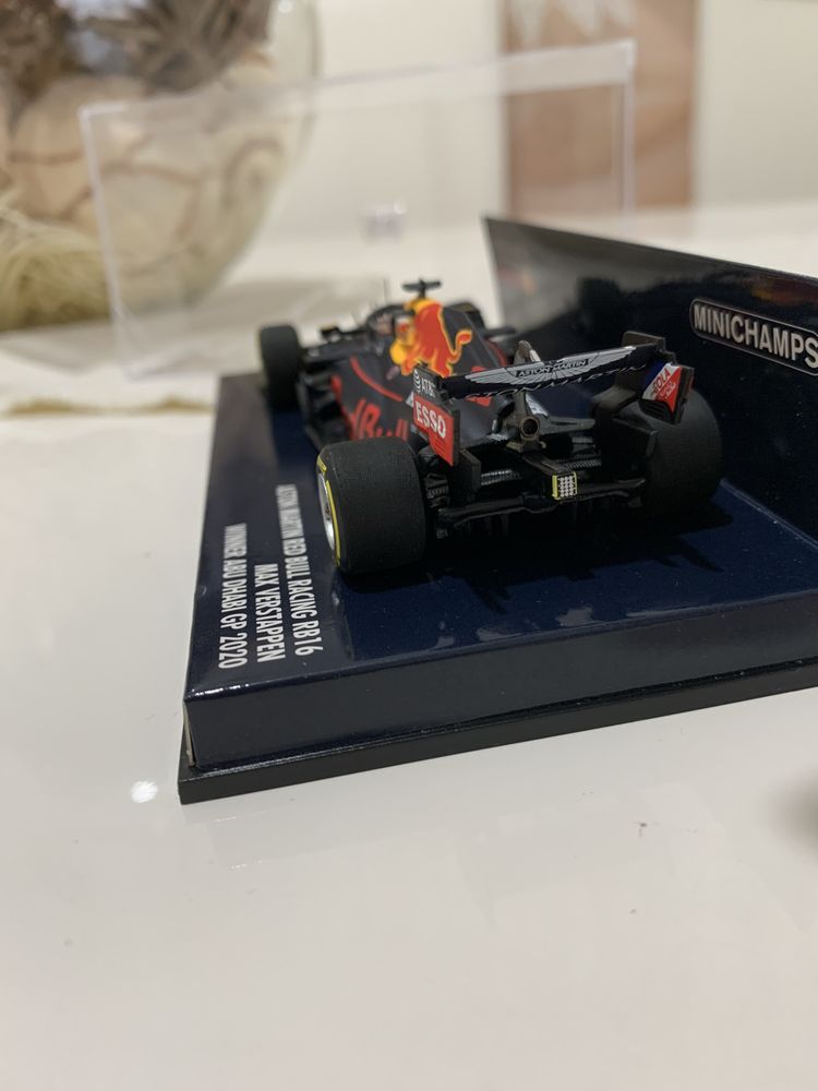 Red bull rb16 2020 abu dhabi winner Max Verstappen f1 minichamps 1:43