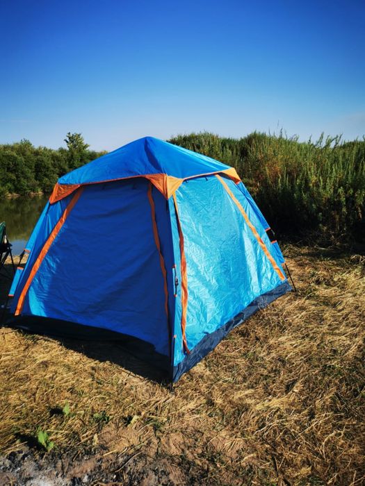 Продам палатки разные