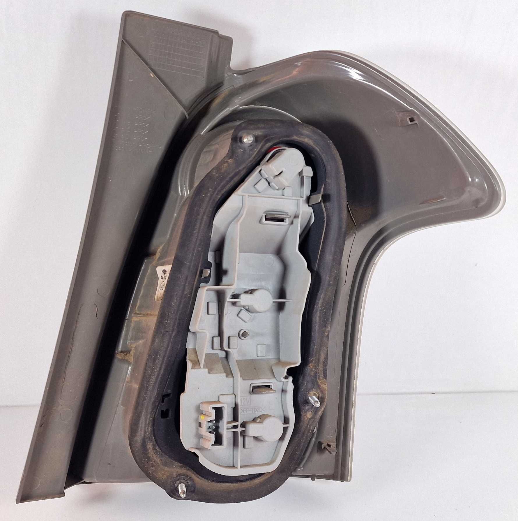 Ляв Стоп Тойота Корола Версо Toyota Corolla Verso 2004 - 2008