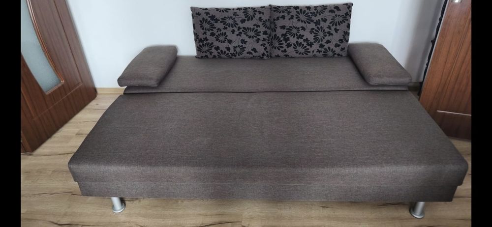 Vand canapea extensibila ,stare perfecta