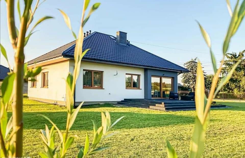 Vindem case pe structura metalica