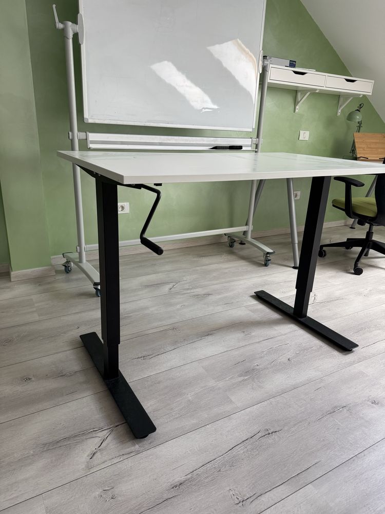 birou cu inaltime reglabila ikea