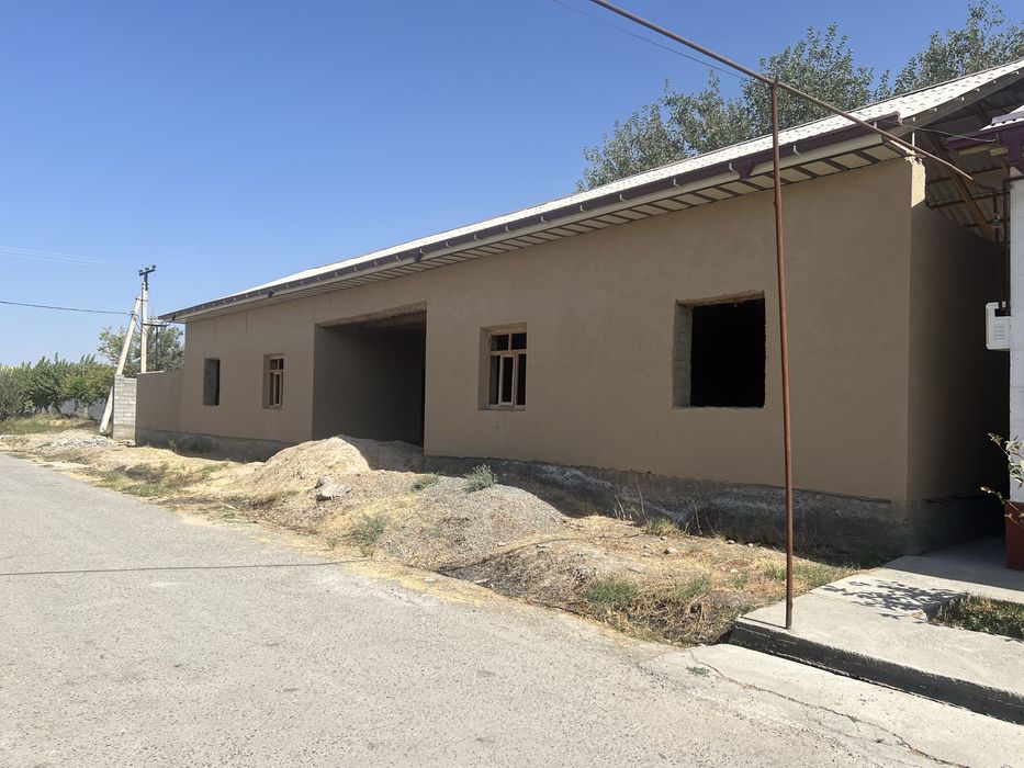 Куриб битказилмаган уй