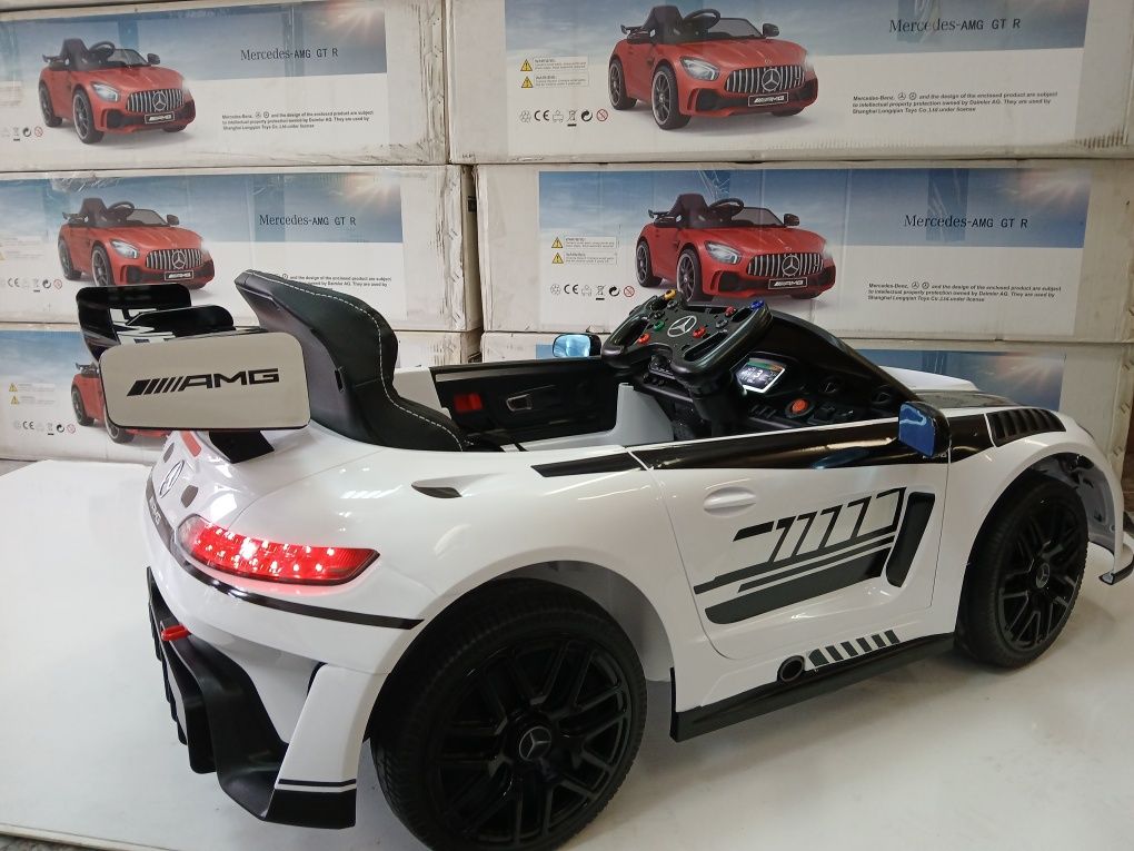Акумулаторна кола Mercedes GT3 с меки гуми ,кожена седалка ,12V